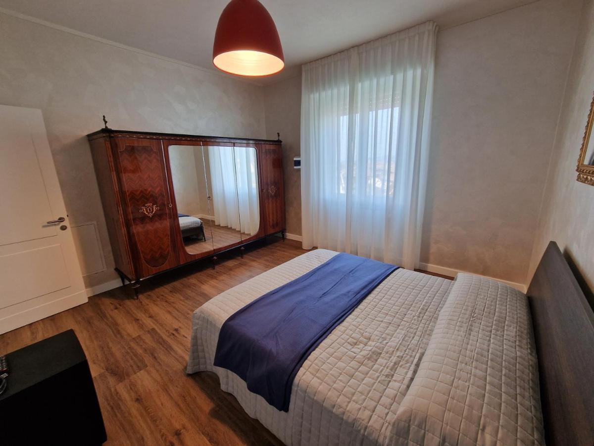 B&B A Due Passi Dal Lago Adro Exterior photo